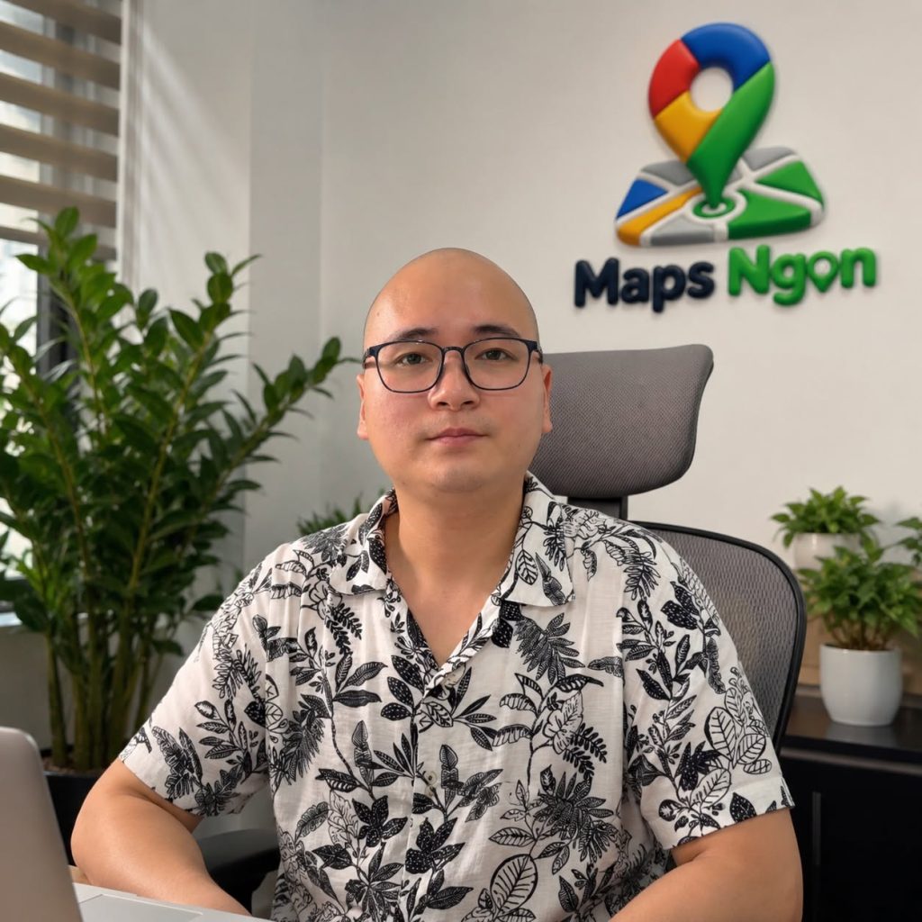 Nguyễn Hiếu Founder MapsNgon tại văn phòng