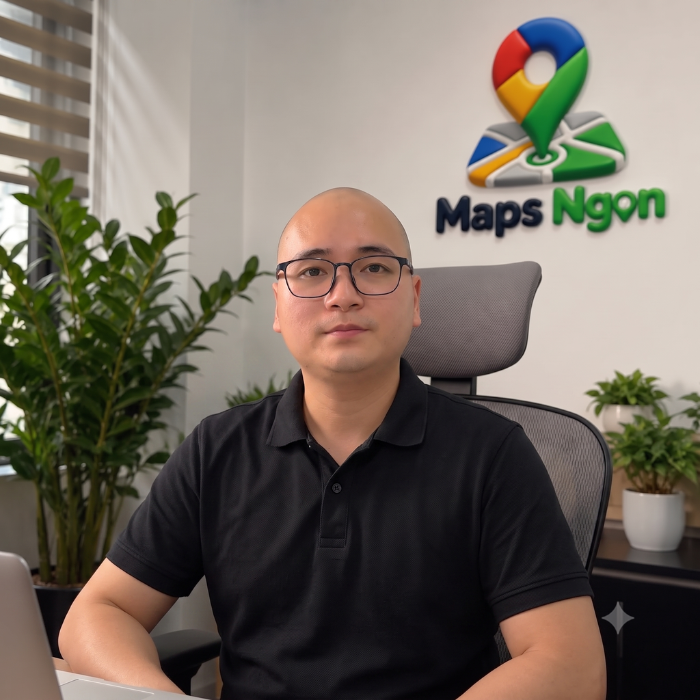 Hiếu Nguyễn Founder và CEO MapsNgon tại văn phòng